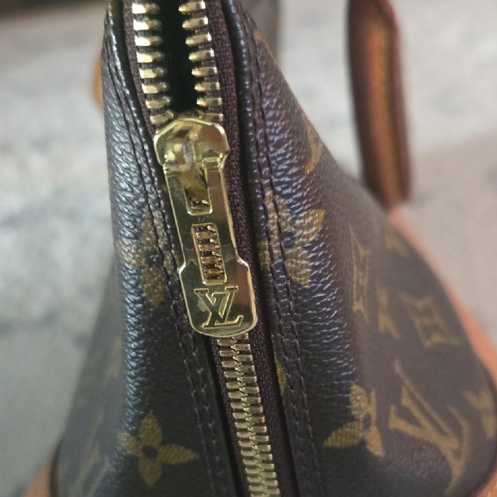 Louis Vuitton Black and Brown Monogram Bag - Picture 5 of 9